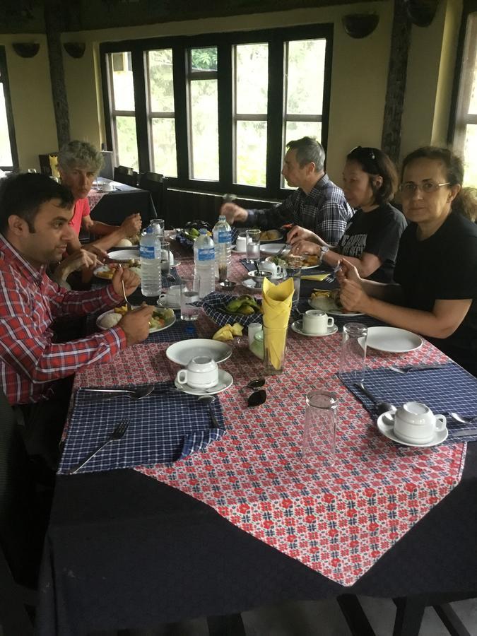 Rhino Lodge Bardia Pvt Ltd Bardiya Екстер'єр фото