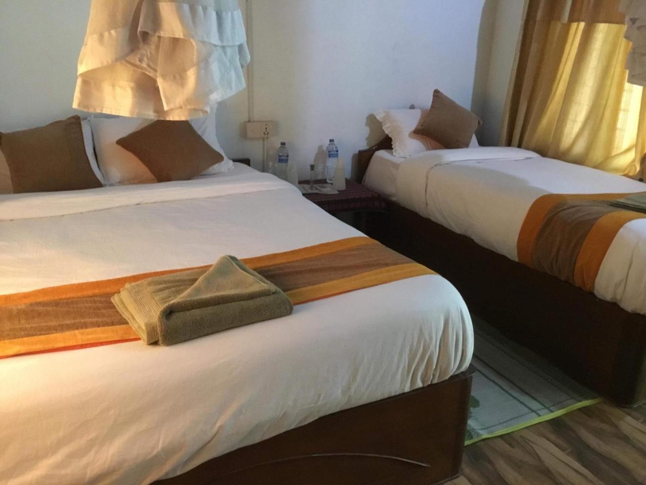 Rhino Lodge Bardia Pvt Ltd Bardiya Екстер'єр фото