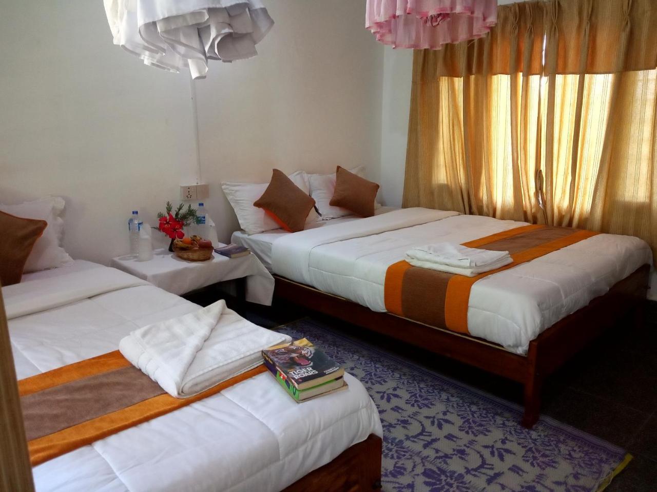 Rhino Lodge Bardia Pvt Ltd Bardiya Екстер'єр фото
