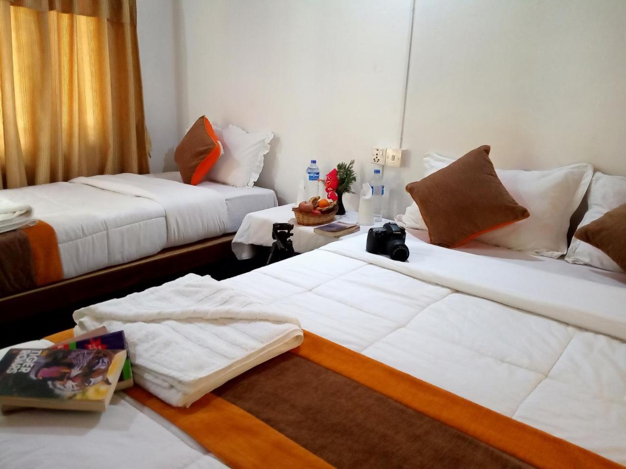 Rhino Lodge Bardia Pvt Ltd Bardiya Екстер'єр фото